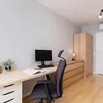 Solna With Parking Cracow By Renters Appartamento Cracovia